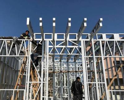 建房子別用水泥了 外國大部分房子改用這種材料，堅固又抗震